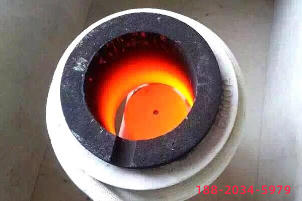 小型金屬熔煉爐找對生產廠家很重要