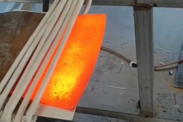 2mm鋼板鐵板超高頻加熱鍛打