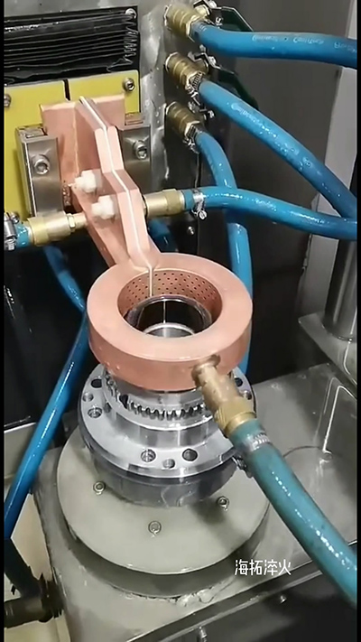 高頻淬火機(jī)床對工件表面自動化淬火