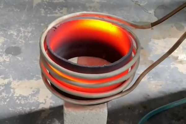 準備出口的感應加熱淬火設備-PLC溫控系統