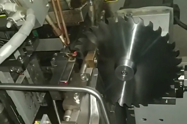 �Ƭ�Ͻ𺸽��ø��l���C