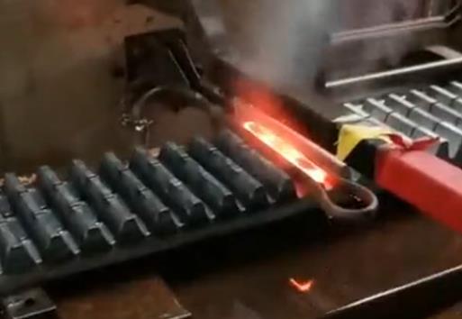 �����l����O��-�X�l����̎��