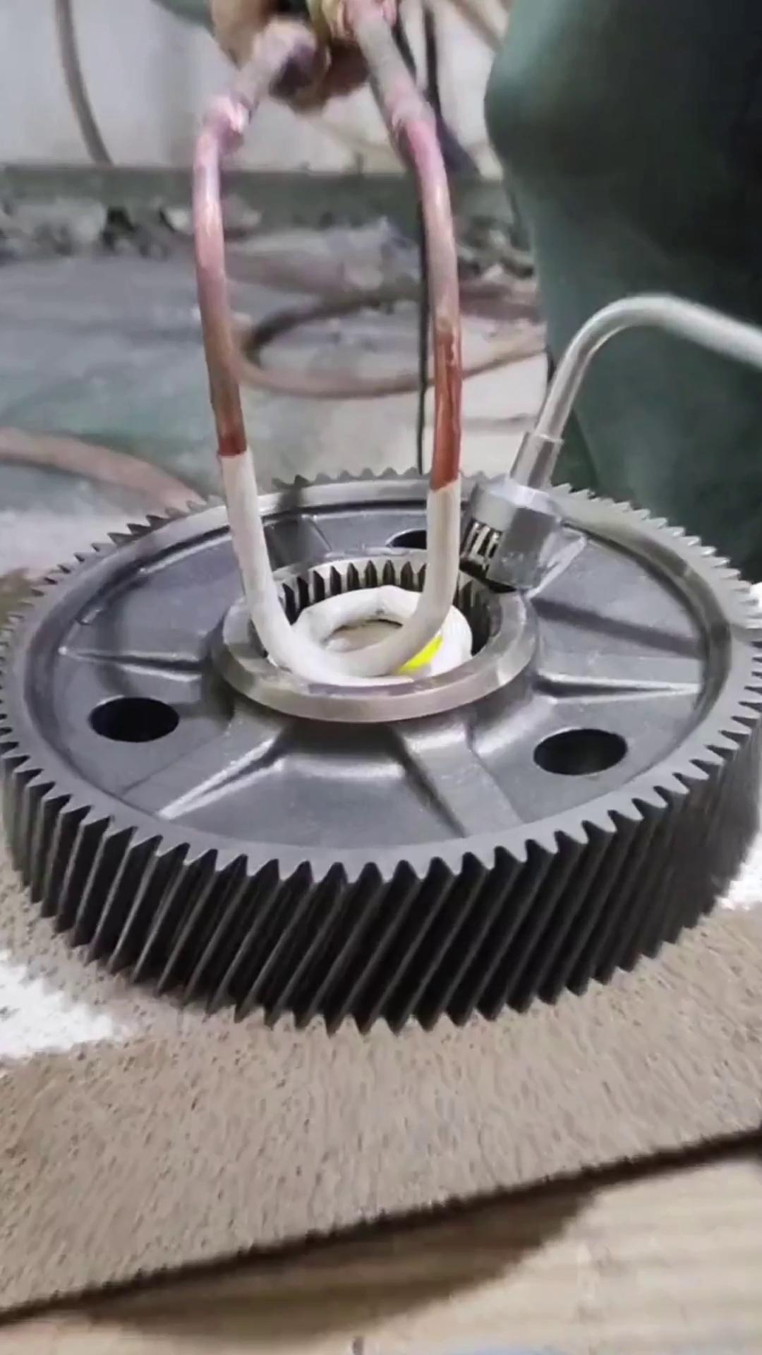 手持式軟鏈接感應加熱設備-齒輪軸熱配合-高頻熱配加熱機