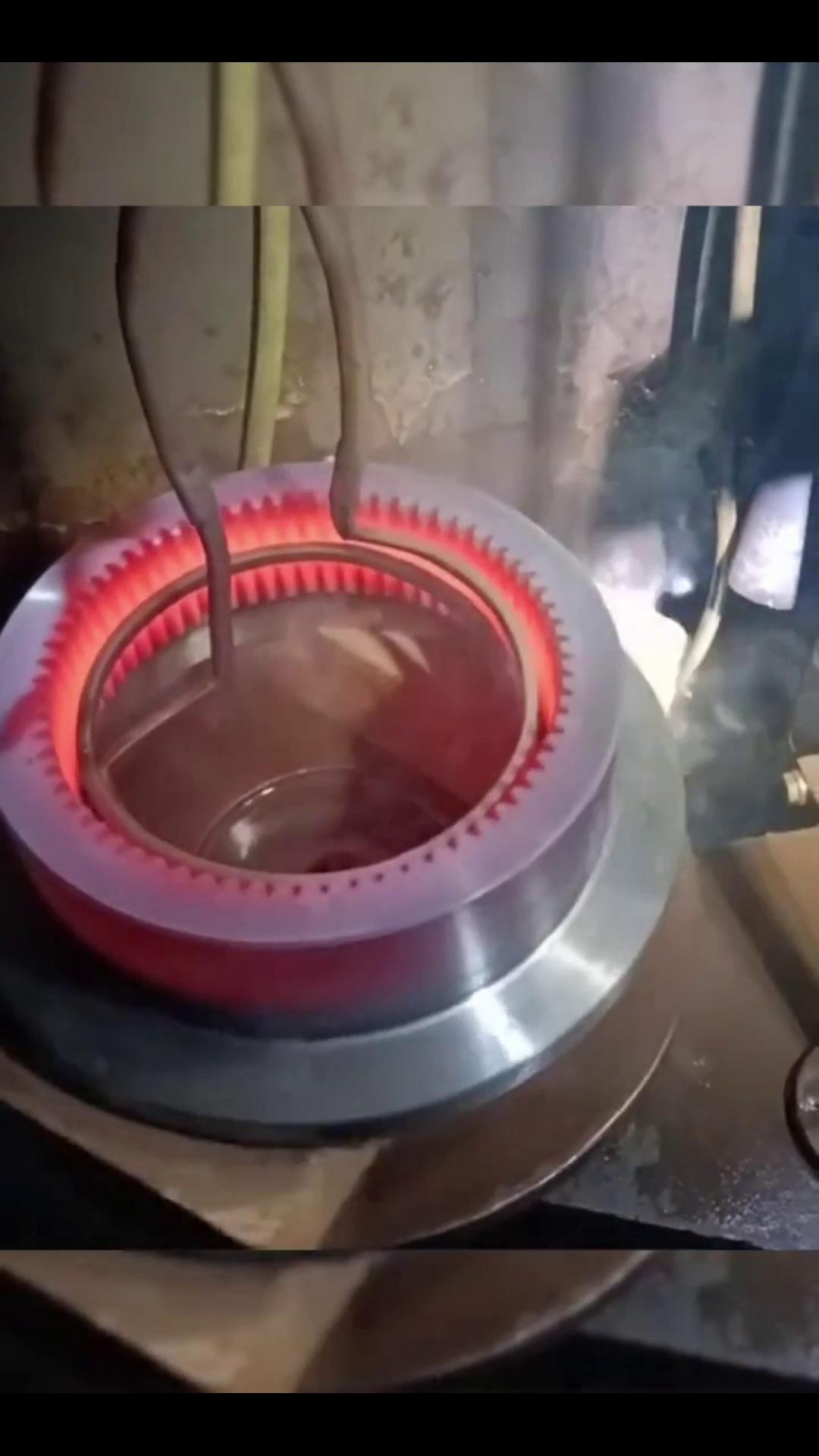 感應內孔加熱設備,高效節能更省心