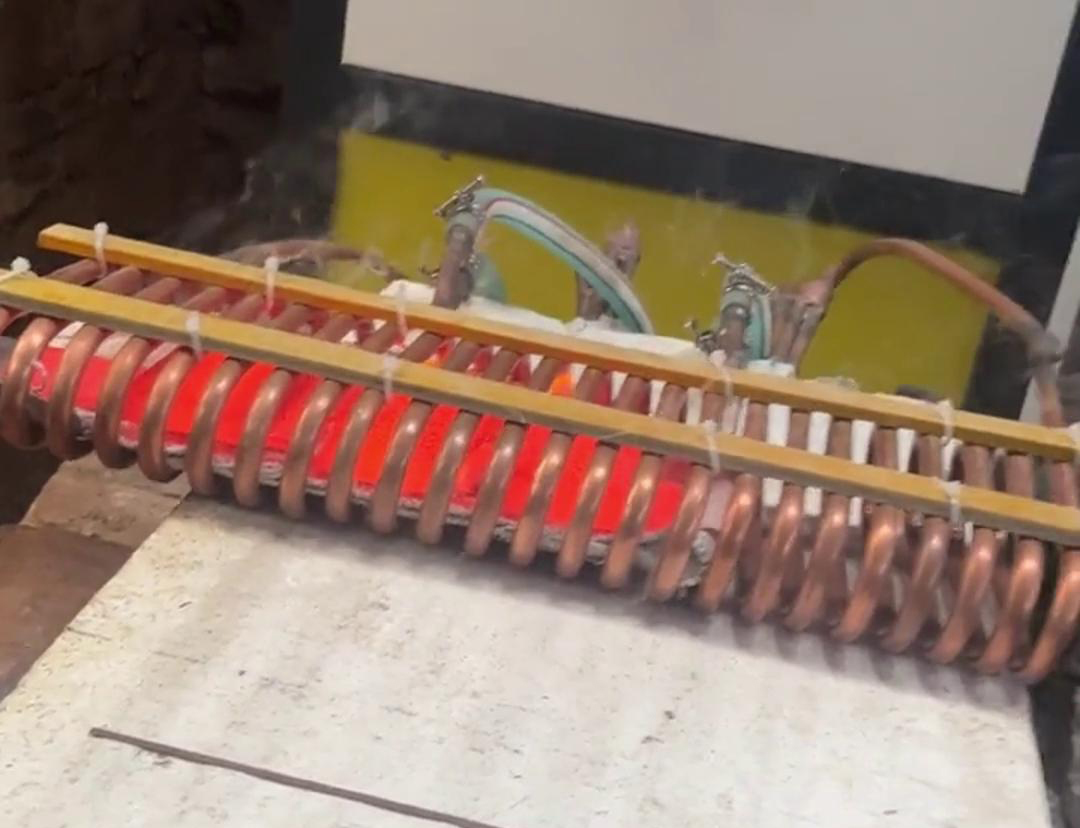 高頻感應加熱設備在淬火退火熱處理中扮演著關鍵角色