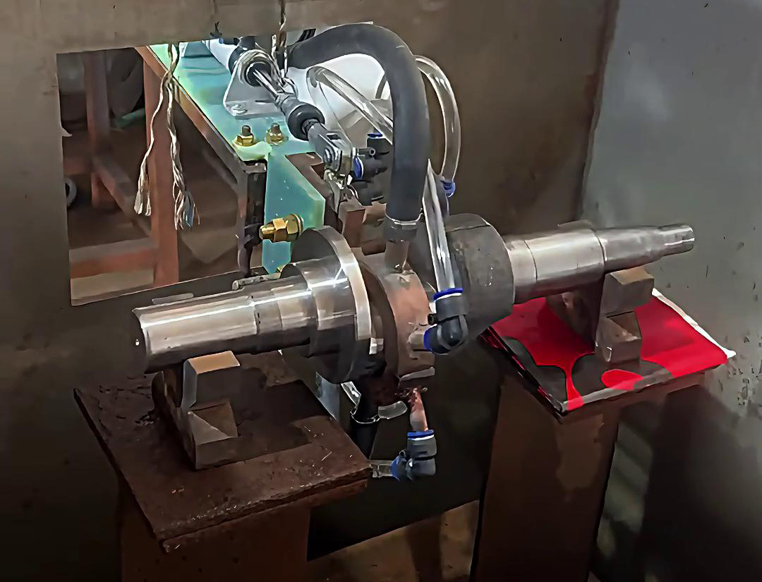 曲軸中頻淬火是一種高效、節(jié)能、環(huán)保的熱處理方法