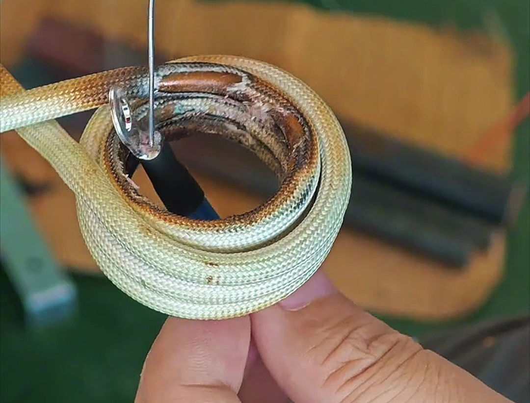 線束線耳端子焊接新解：海拓高頻焊機(jī)的優(yōu)勢(shì)與風(fēng)險(xiǎn)應(yīng)對(duì)