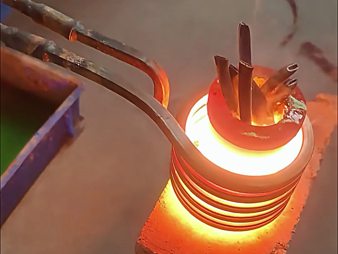 220V + 親民價(jià)！這款小型高頻熔煉爐適配貴金屬熔煉需求