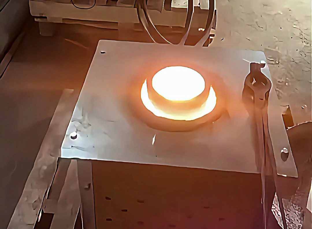 10公斤熔鐵爐升級(jí)！35KW中頻電源加持，熔煉速度翻倍