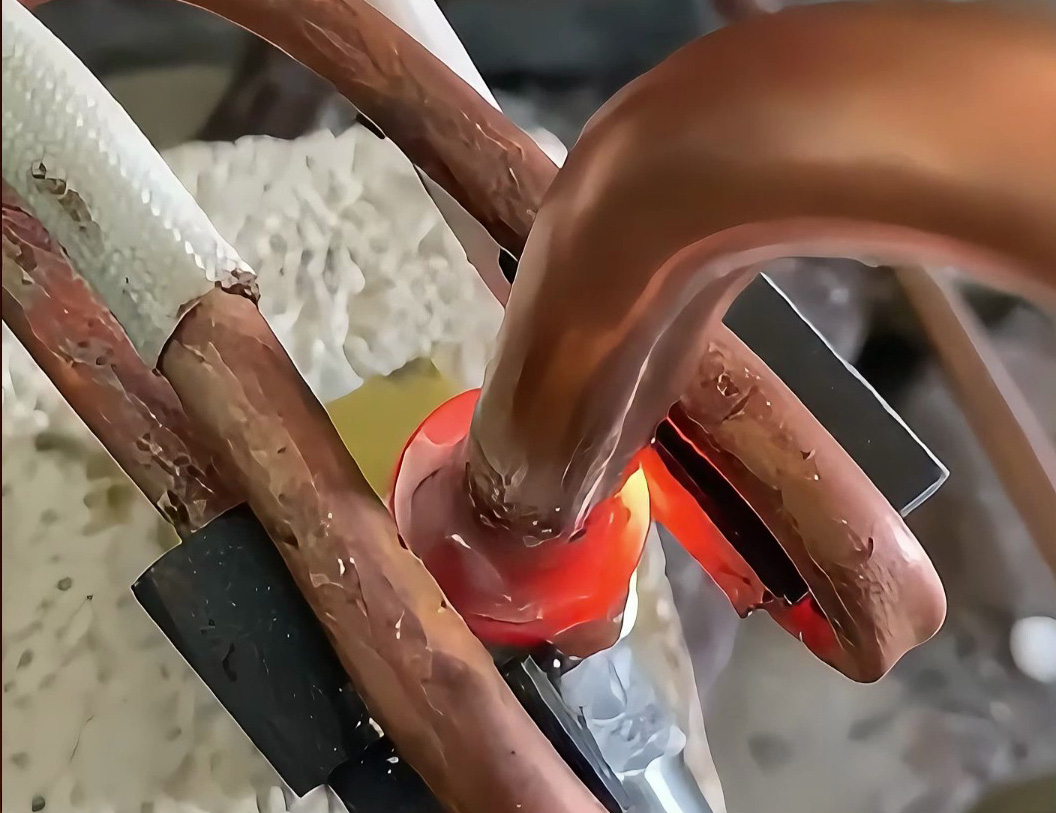 別再用明火焊銅管！海拓手持高頻焊機，焊出高質(zhì)量接頭