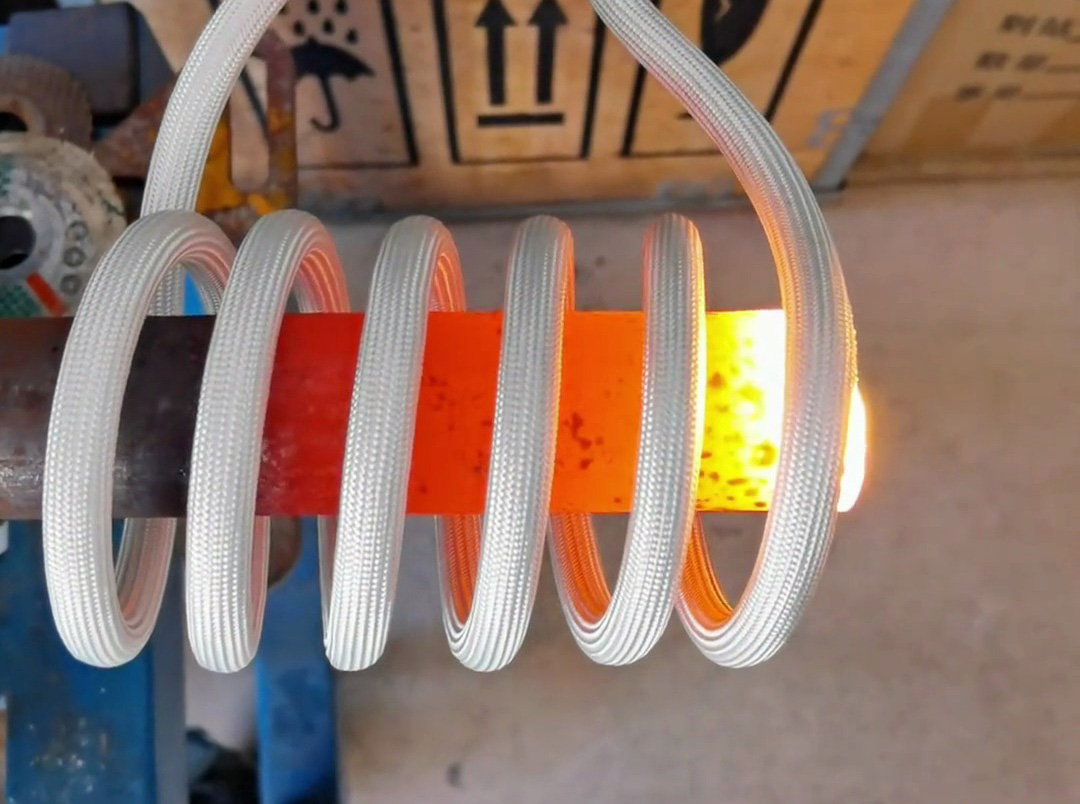 15秒升溫1500℃！海拓超音頻加熱機(jī)，鋼管高溫加熱比傳統(tǒng)方法快10倍