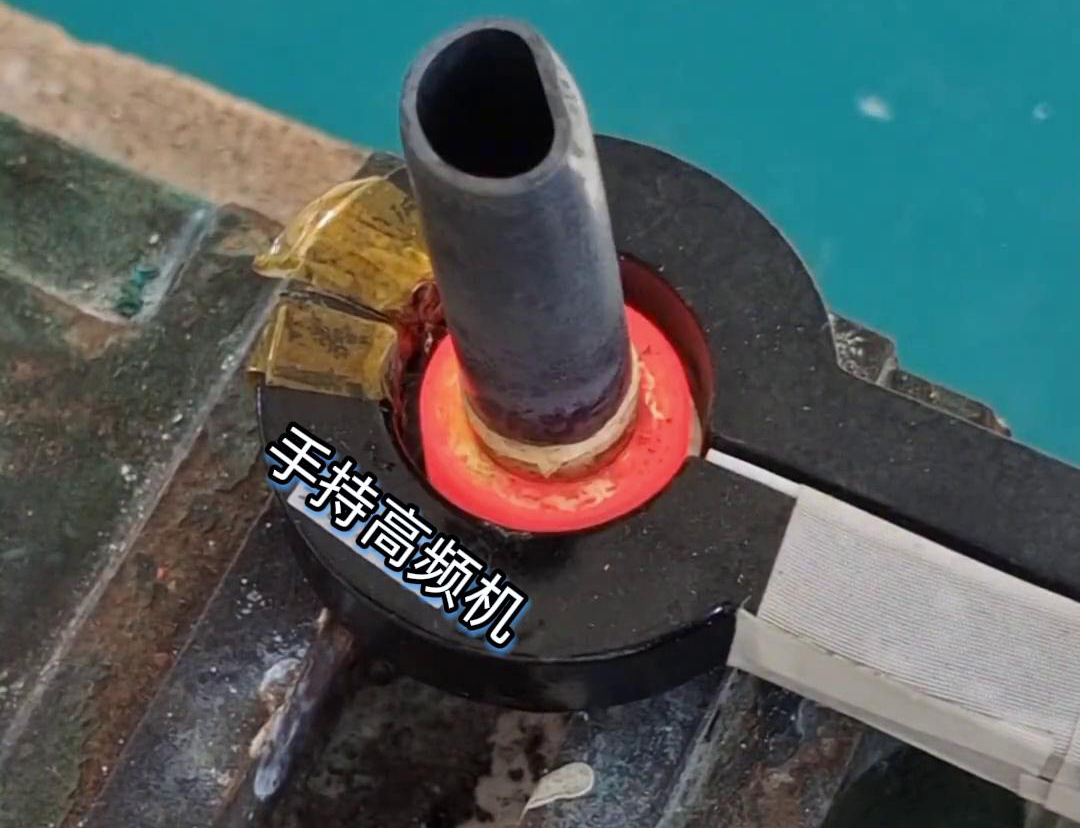 手持式高頻焊接機(jī)具有焊接速度快、焊接質(zhì)量高、操作簡單等優(yōu)點