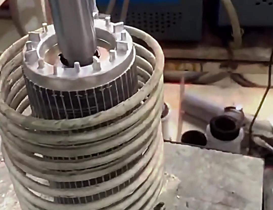 一套電機定子和轉子熱套測試全過程，采用高頻加熱機對定子進行加熱