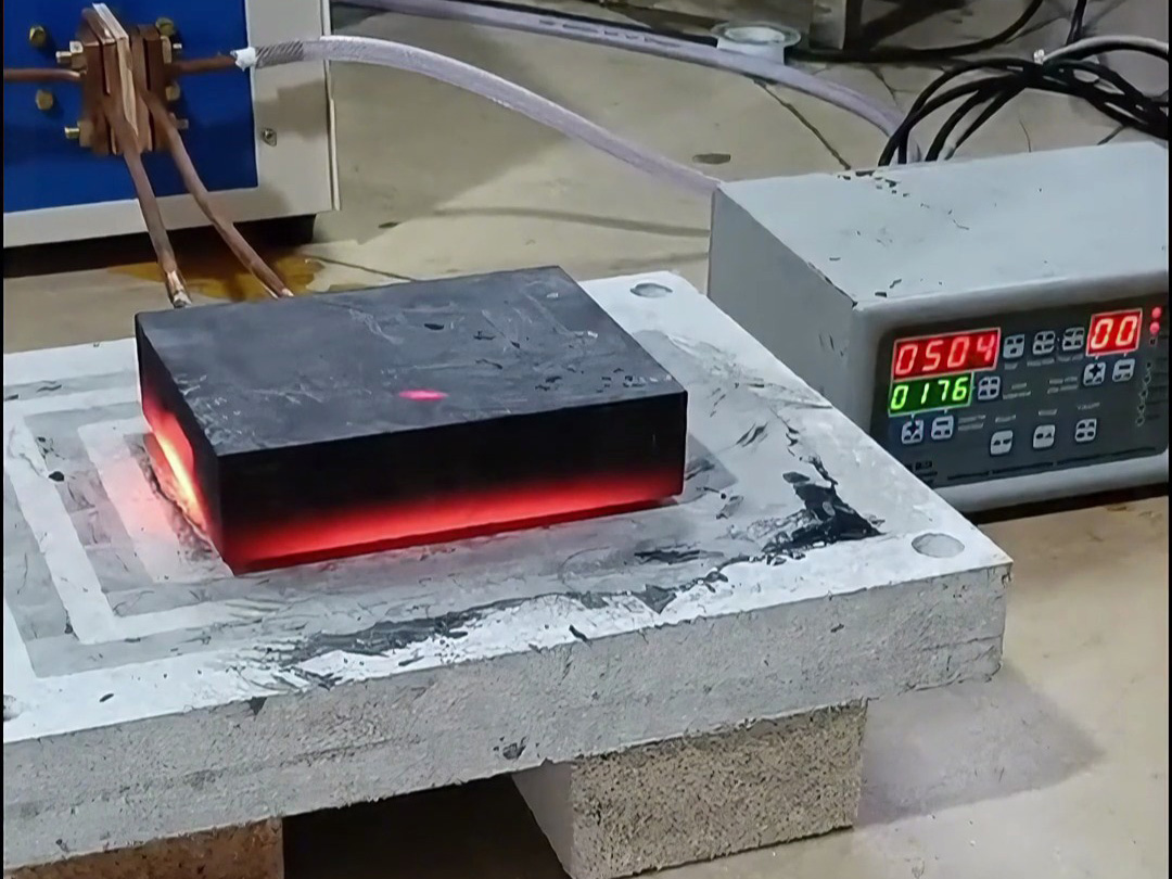 石墨模具加熱就使用高頻加熱機,導磁材料都可以高頻加熱