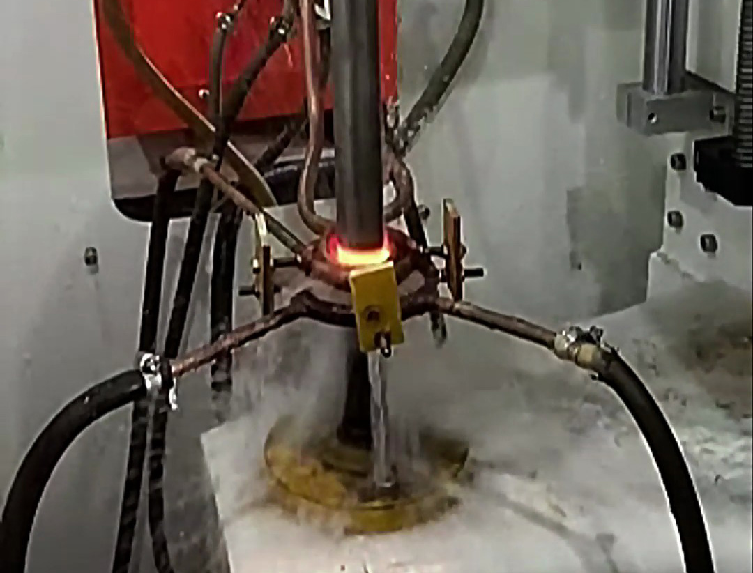 你以為銷子淬火還要人工?這臺機器已經實現銷軸全自動化高頻淬火了