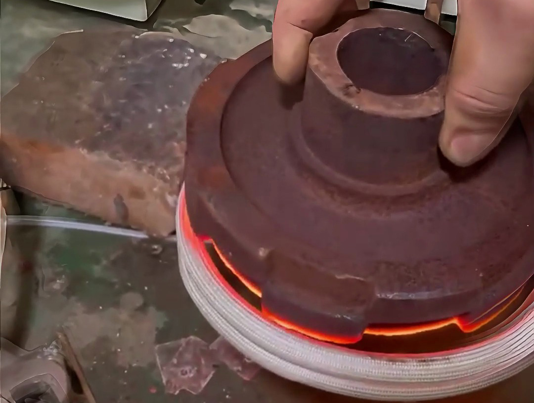 金屬零件高頻淬火大公開，手動(dòng)vs自動(dòng)化，哪種更適合