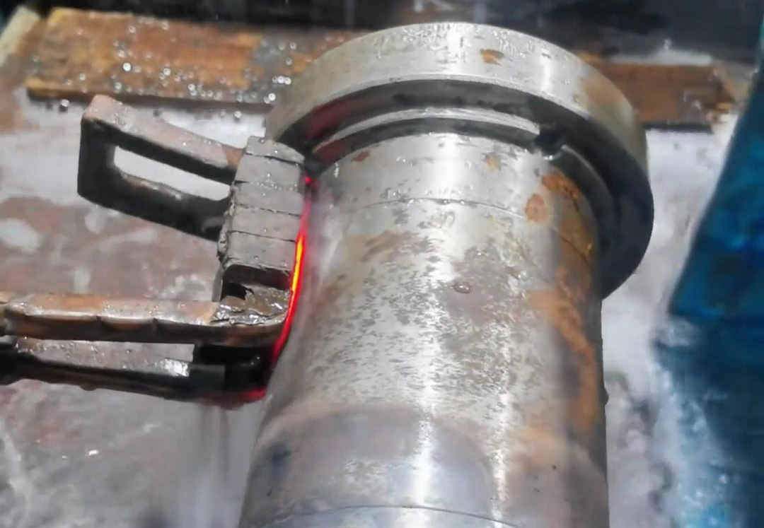 金屬在高溫下瞬間冷卻會發(fā)生什么?電機(jī)軸工業(yè)高頻淬火實(shí)拍