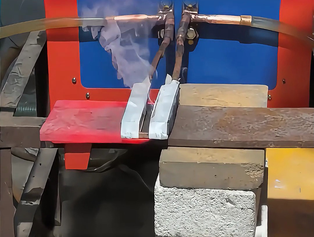 幾秒加熱6毫米鋼板!鋼板瞬間變紅!超音頻感應加熱機效率驚人