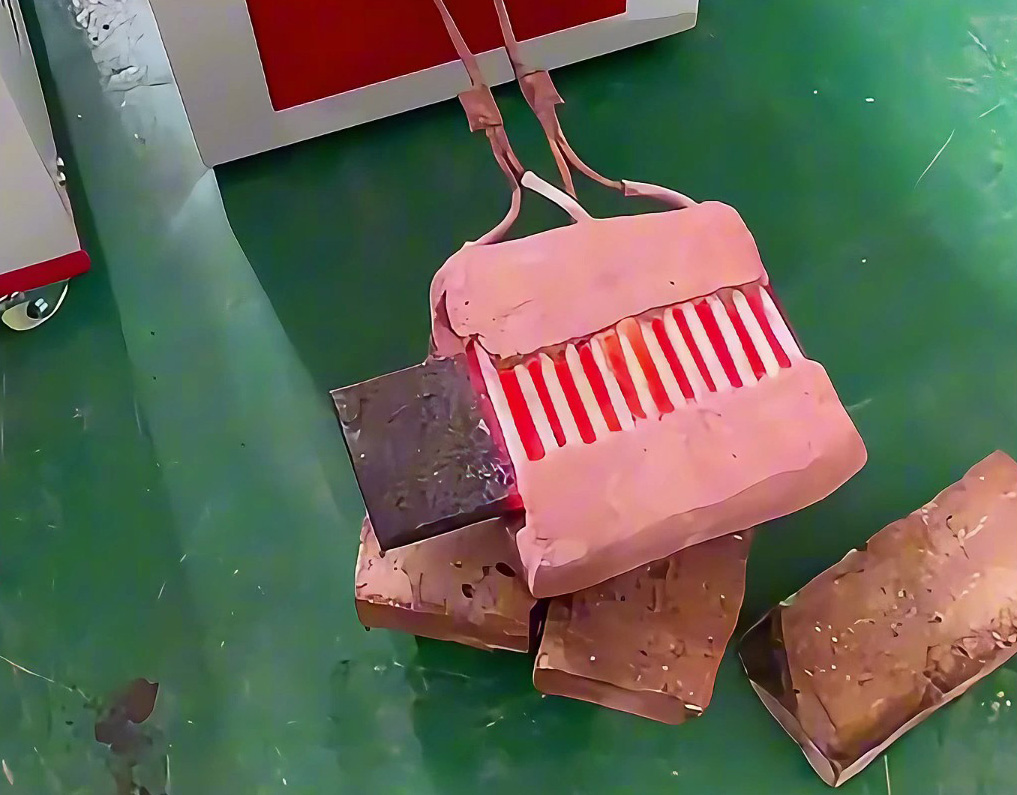 45KW中頻感應加熱設備，輕松將15mm厚的鋼板加熱到800度