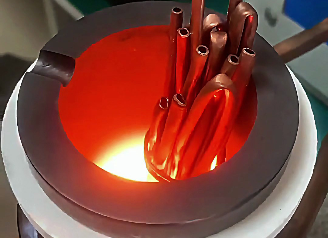 10公斤簡易金屬熔煉爐,采用380V專用感應加熱電源