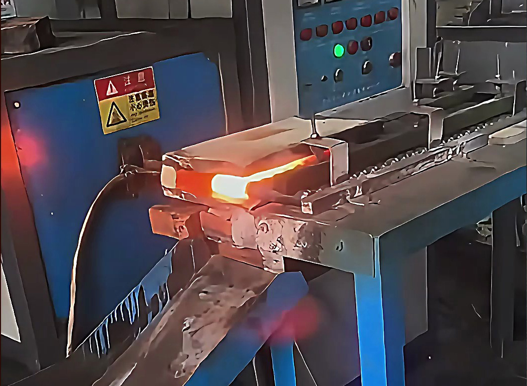 還在為加熱鍛造效率發愁？這款簡易感應加熱自動化設備輕松解決！